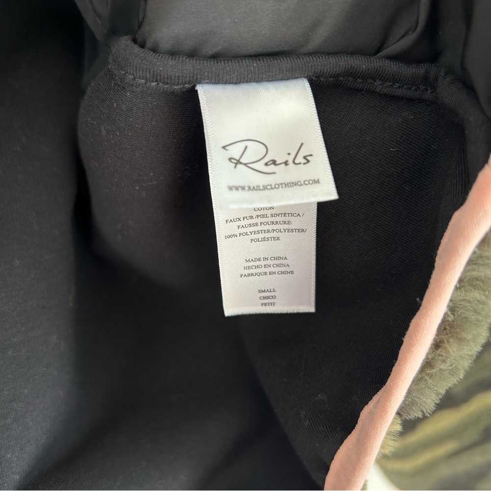 Rails ~Wesley Faux Fur Camo Jacket In Size Small - image 8